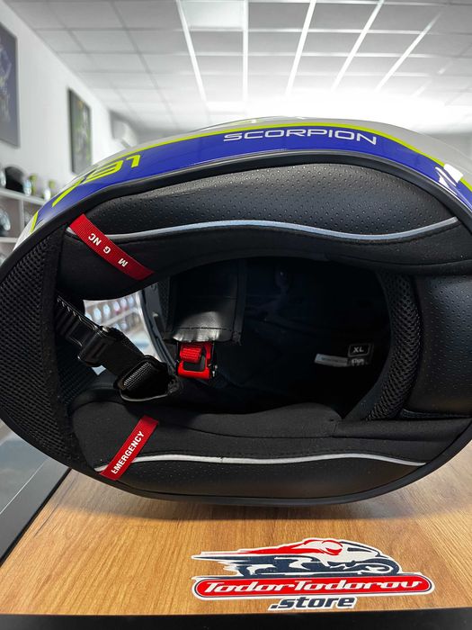 Топ Цена Мото каска SCORPION 391 Clutter White/Fluo,Xl  60-61см.като нова