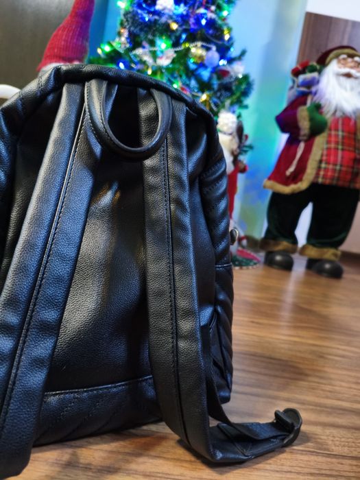 Малка раница GUESS