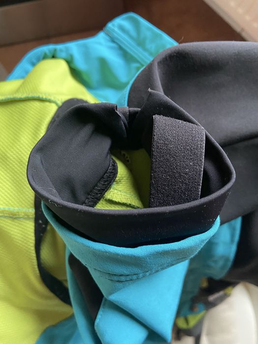 Vând jachetă softshell Edelrid Tricia