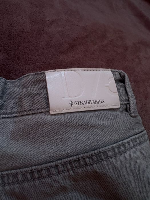 Blugi scurti Stradivarius