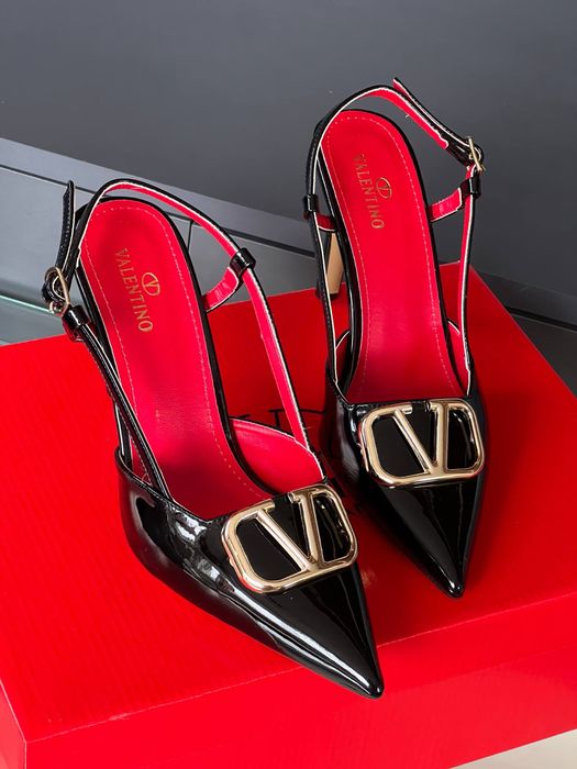 Pantofi Valentino noi !!! Marimi 36/40 !!!