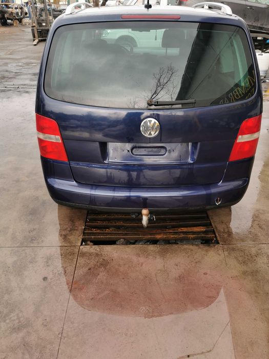 Dezmembrez Volkswagen Touran/1.9/2.0/CAYC/AVQ/BKD/NMM/BMN/usa/haion/portbagaj/capota/jante/faruri/stopuri/motor/cutie/carlig