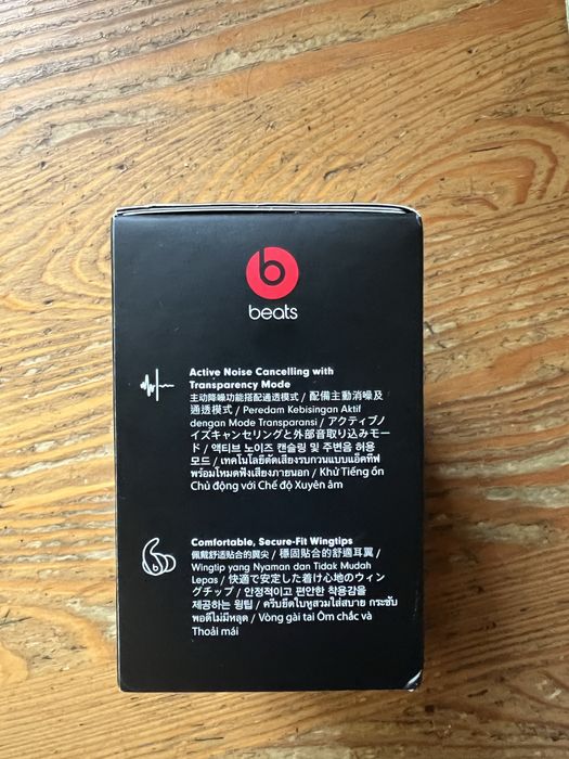 Новые наушники Beats Fit Pro