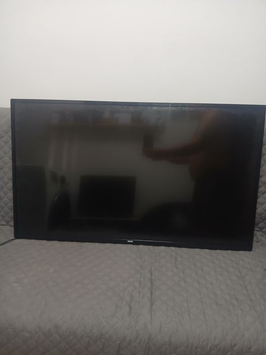 Vând tv smart Philips mare de 43 inghi