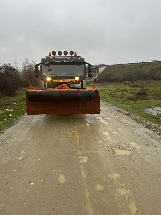 Volvo 8x4 , autobasculanta