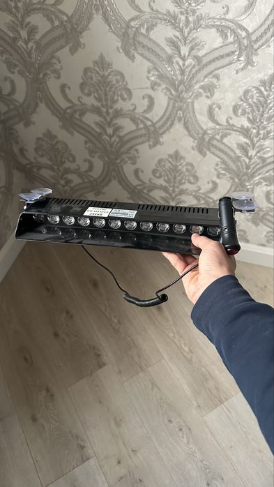 Лобовой мигалка 12тали б/у