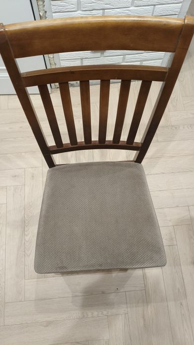 Продаются стулья для гостиной