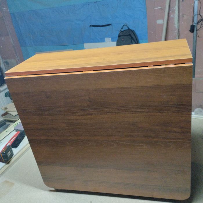 Стол книжки новые