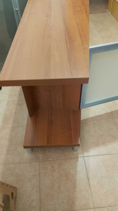 Телевизионен шкаф