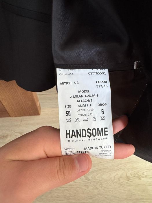 Продаю костюм для подростков