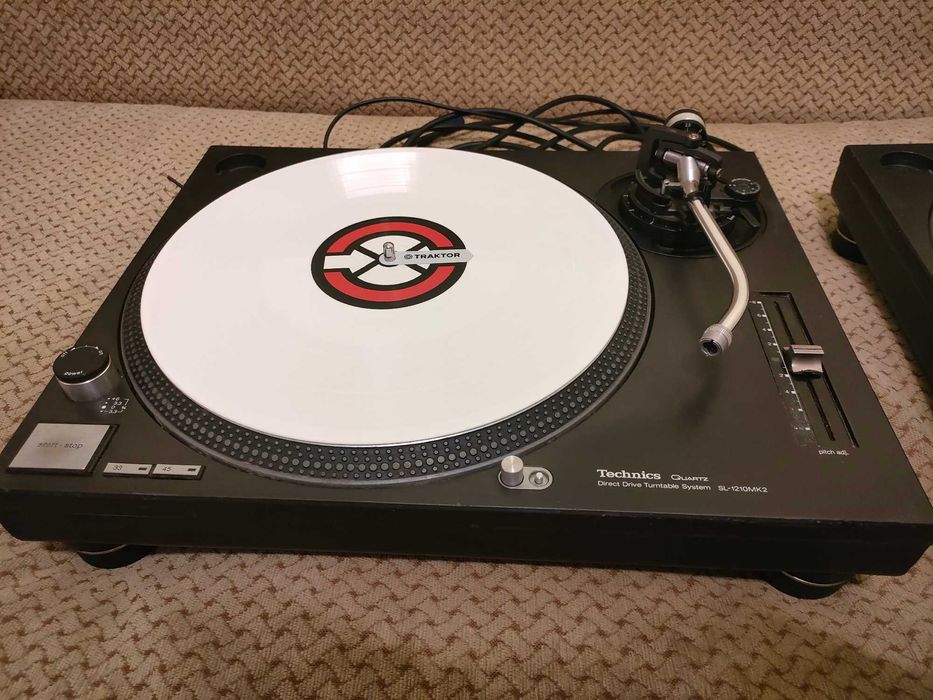 Platane pick up Technics sl 1200 Mk3 nu 1210