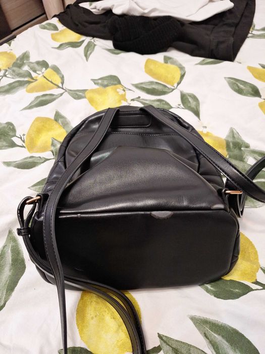 Liu Jo раница черна с перли