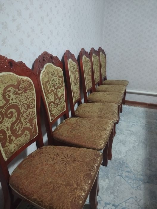 Стол хороши, в отличном состоянии