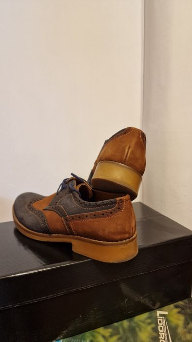 Vând pantofi piele naturală bărbați