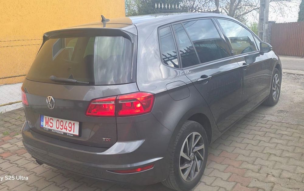 Vând Golf VII Sportvan