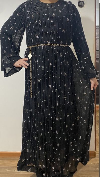 Продам плаья каждые по 5