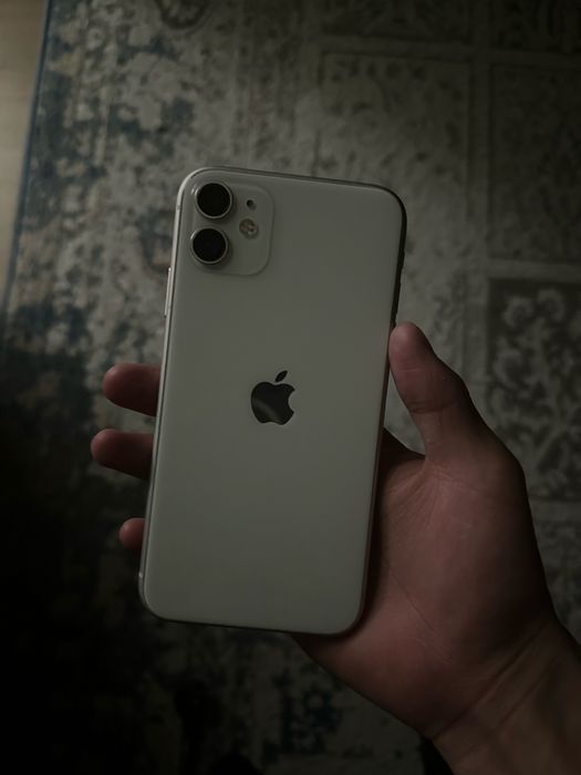 Айфон 11 64 гб.