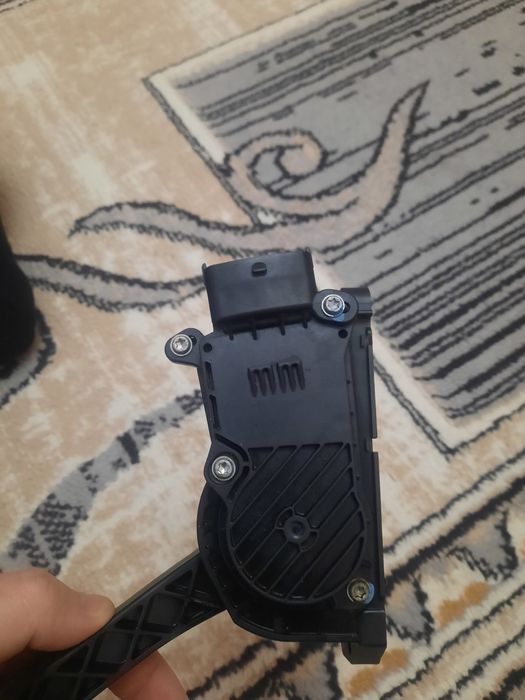 Педаль газа на гранту