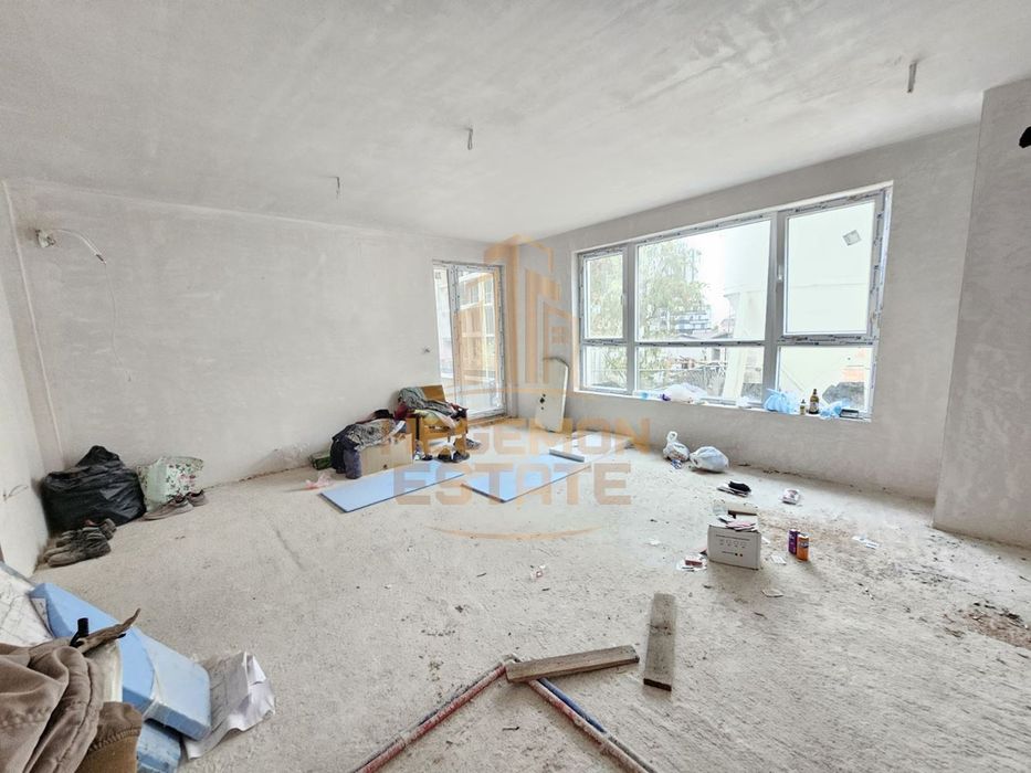 Продава се Тристаен апартамент в Варна, Левски - 102 кв.м за 1726 €/кв.м - Снимка #1