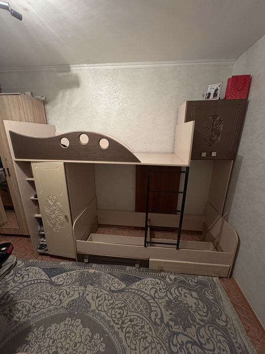 Кровать двух ярустный