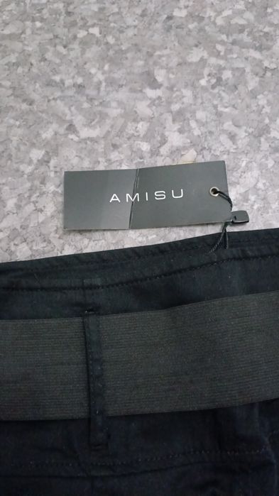 Юбки классика черный, красный