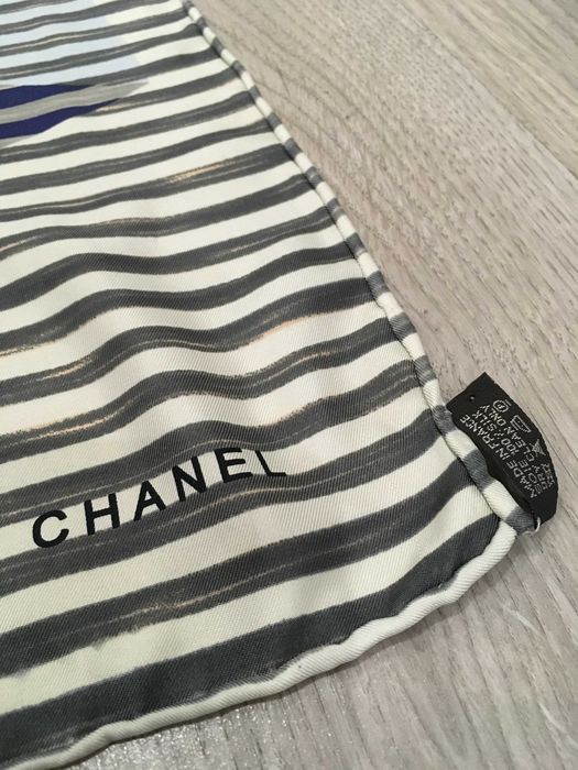 Chanel  CC logo 100% шал коприна