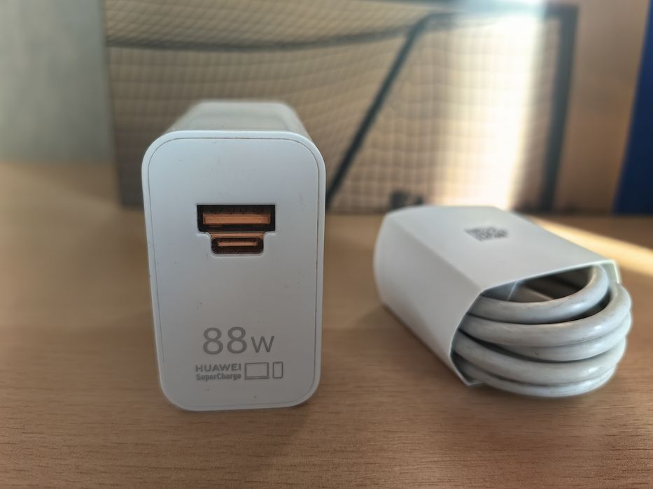 Адаптер/зарядно Huawei 88w