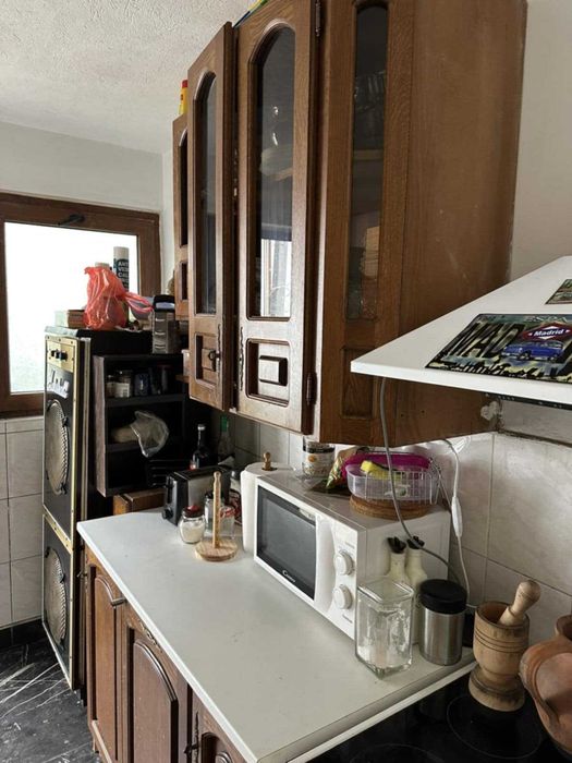 с. Гложене общ.Тетевен обл. Ловеч - къщи с двор