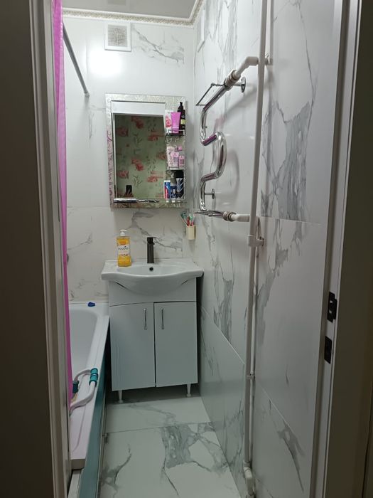 Продаётся 4 комнатная квартира