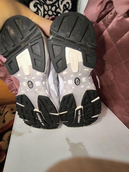 Adidasi New Balance 827