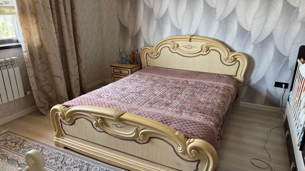 Спальный гарнитур