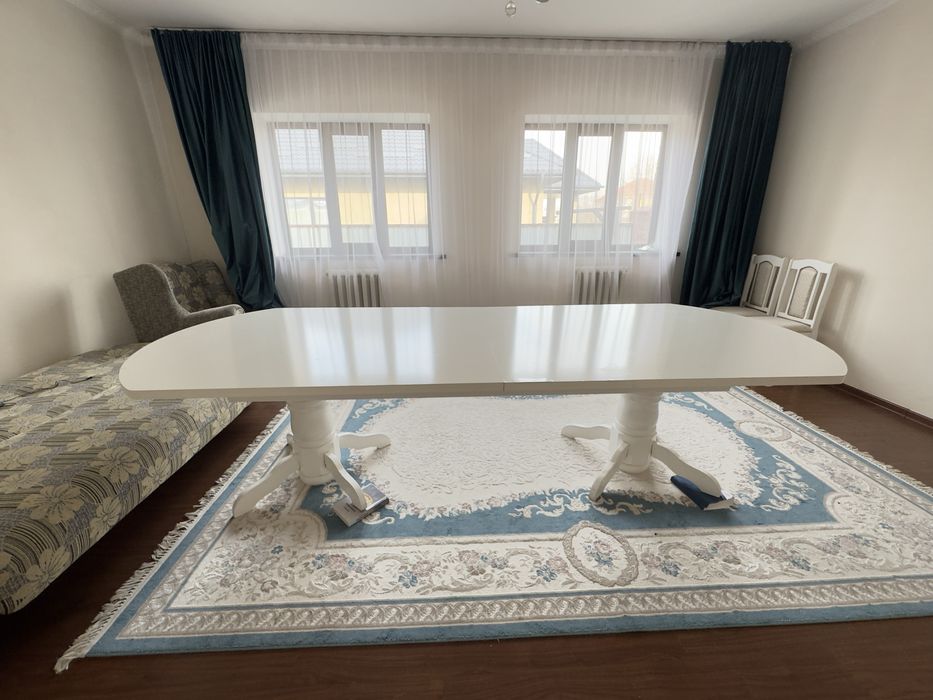 Продам стол +2стулья