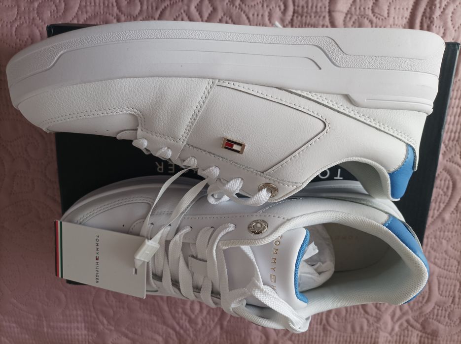 Adidas /Tommy Hifiger нови 39 1/3 летни маратонки