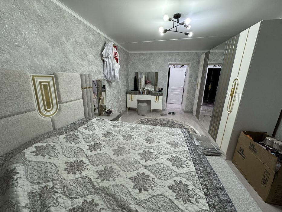 Продается спальный гарнитур  ,покупала в май