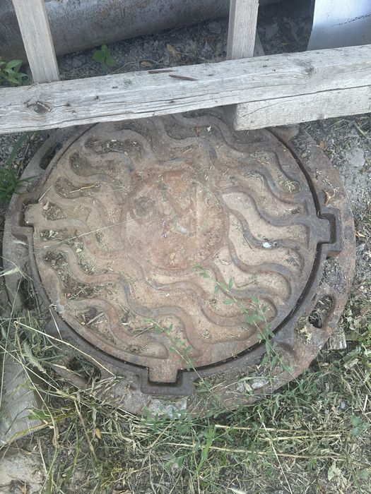 Люк канализационный