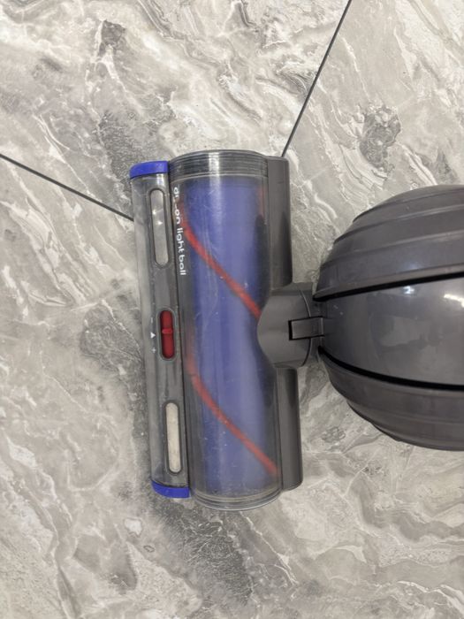 Aspirator vertical cu sac,Dyson light ball
