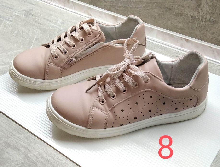 маратонки номера 30,31,32,34,35