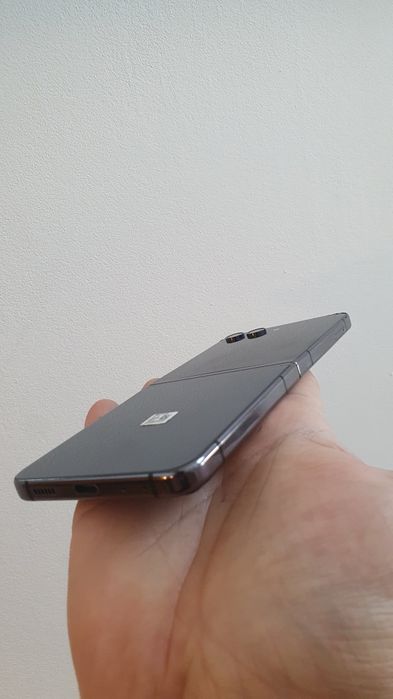 Samsung Z Flip 5 Ca nou nefolosit 256GB