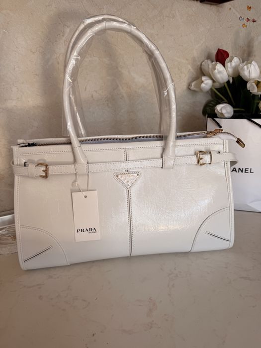 Дамска чанта Prada Bonnie среден размер