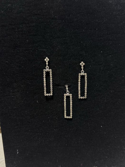 Кумуш комплектлар сотилади хаммаси 925 проба