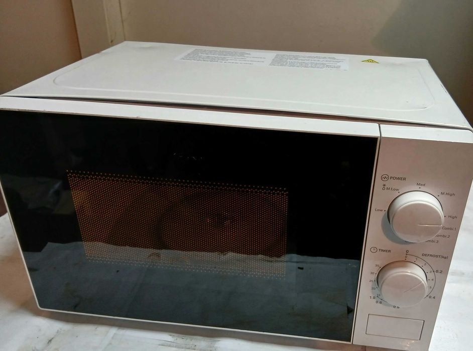 Микровълнова фурна с грил