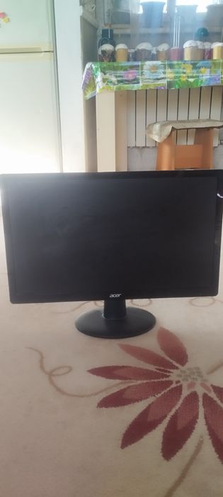 Продам монитор 24 дюймов  60герц