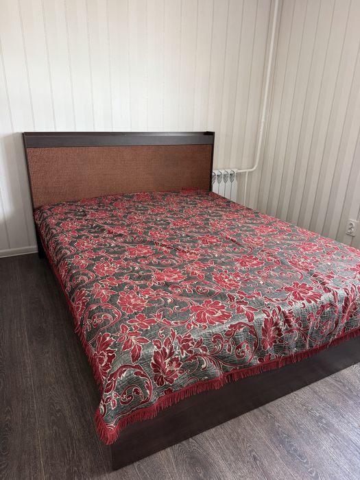 Продам спальный гарнитур