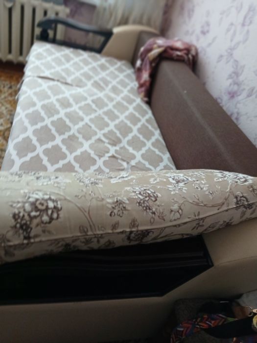 Диван гостинный дерево и кожа