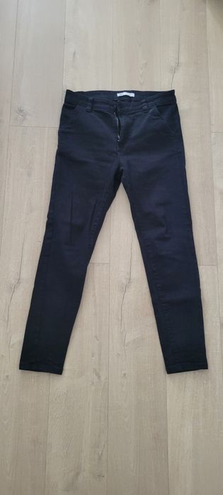 Blugi negri ZARA slim fit, marime: 42 (Eur)