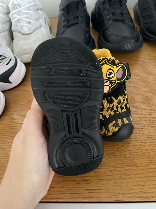 Обувки като нови на адидас adidas lion king