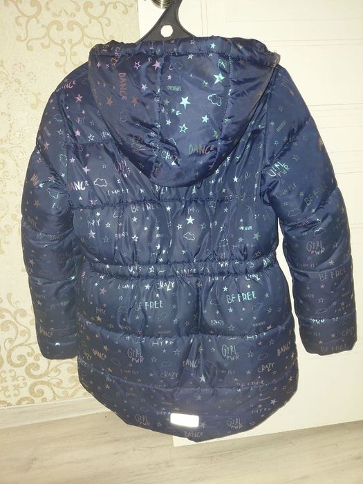 Продам куртку для девочки Детский мир