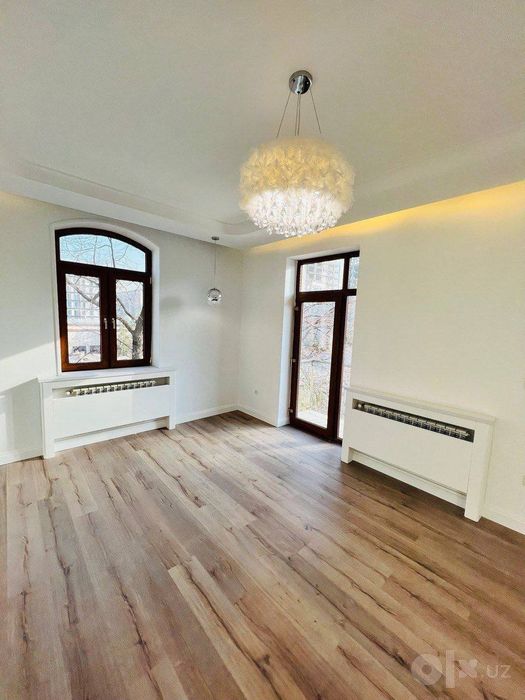 Квартира продается 4/5/6 на Ц 5
