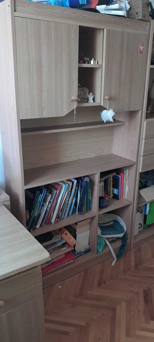 Etajera si birou