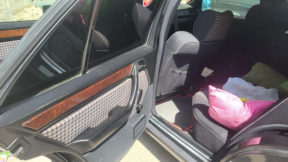 Mercedes Benz w124 E300